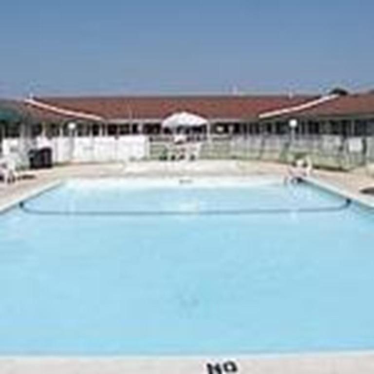 Econo Lodge Marmora Exterior foto